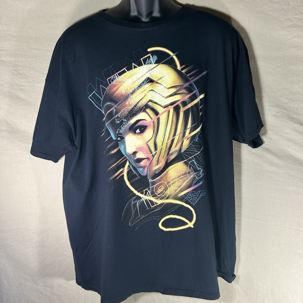 May 2020 Loot Wear Exclusive‎ DC Comics Wonder Woman '84 Golden Armor T-Shirt XL